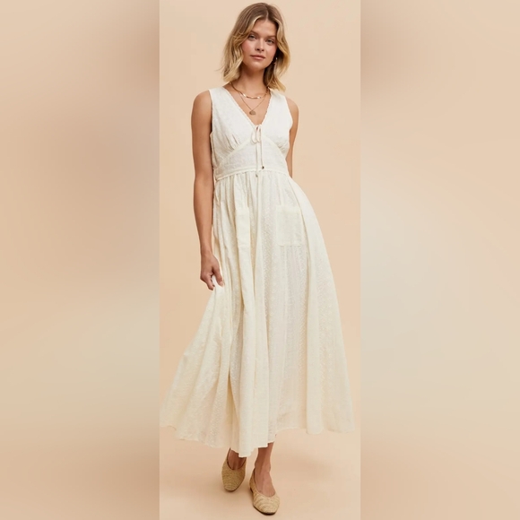 in loom Dresses & Skirts - Embroidered Eyelet Lace Dress Cream M Cotton